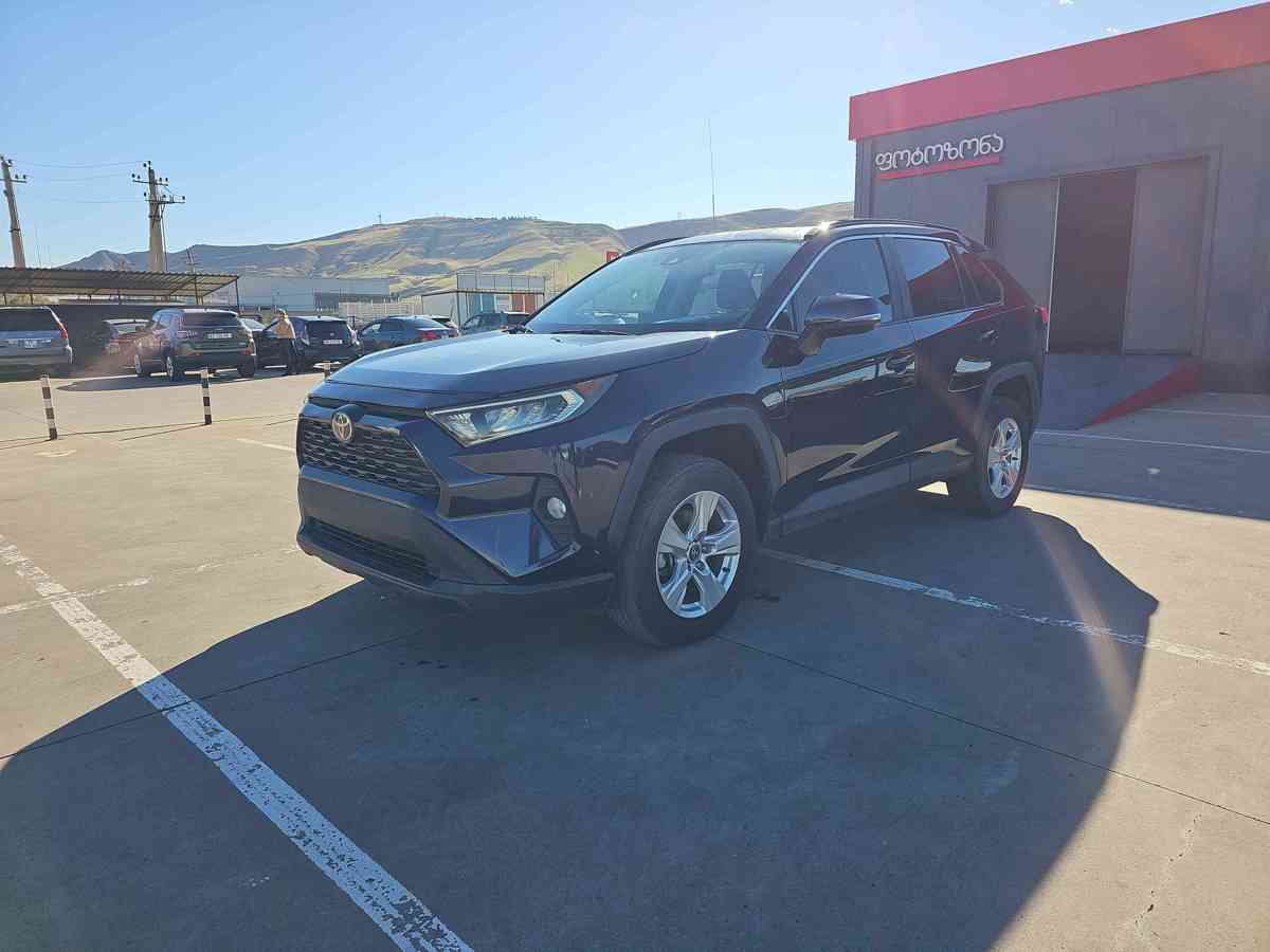 TOYOTA RAV4 - 1