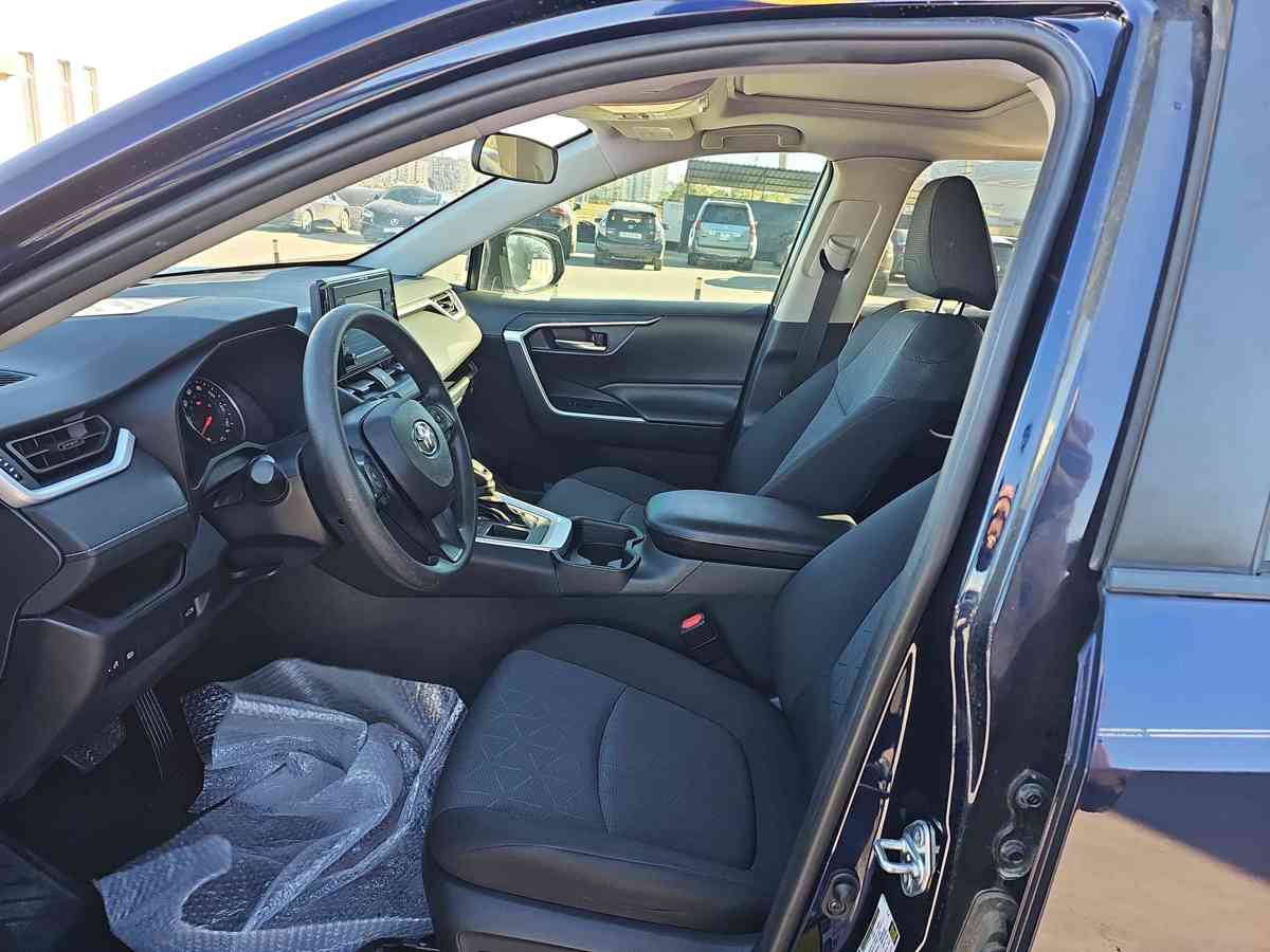TOYOTA RAV4 - 9
