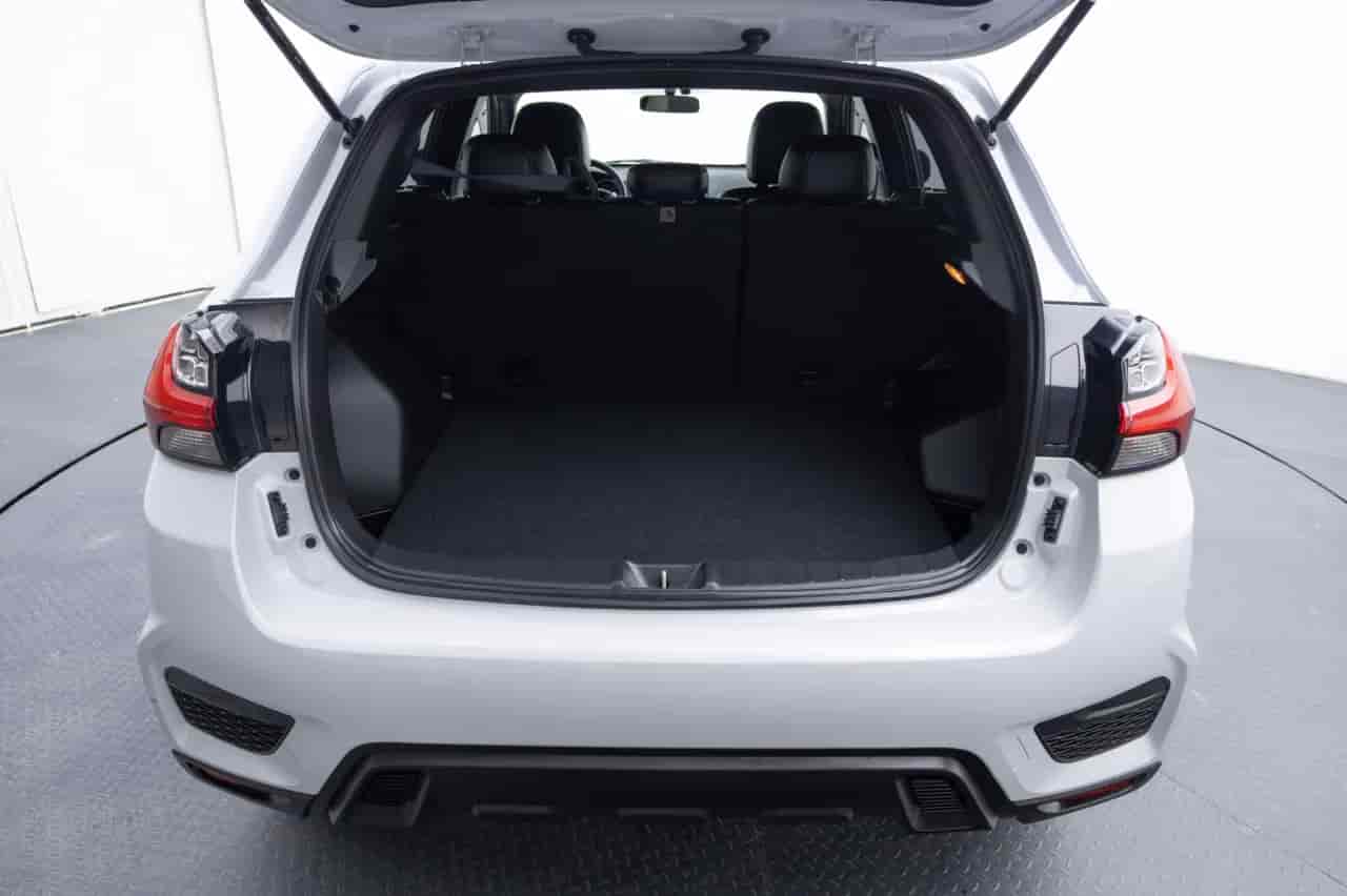 MITSUBISHI Outlander - 7
