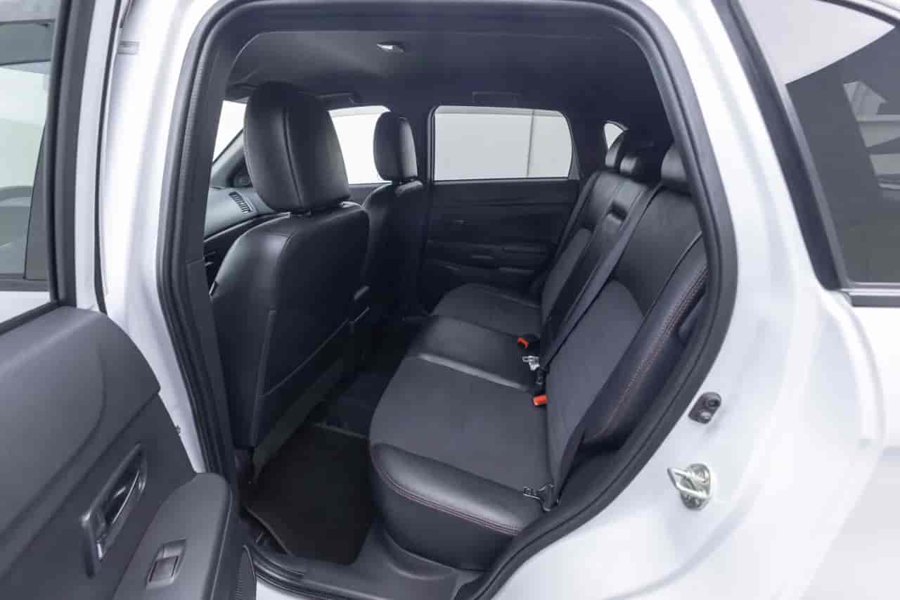 MITSUBISHI Outlander - 8