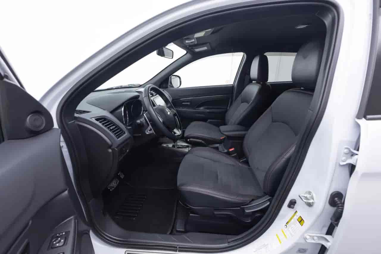 MITSUBISHI Outlander - 10