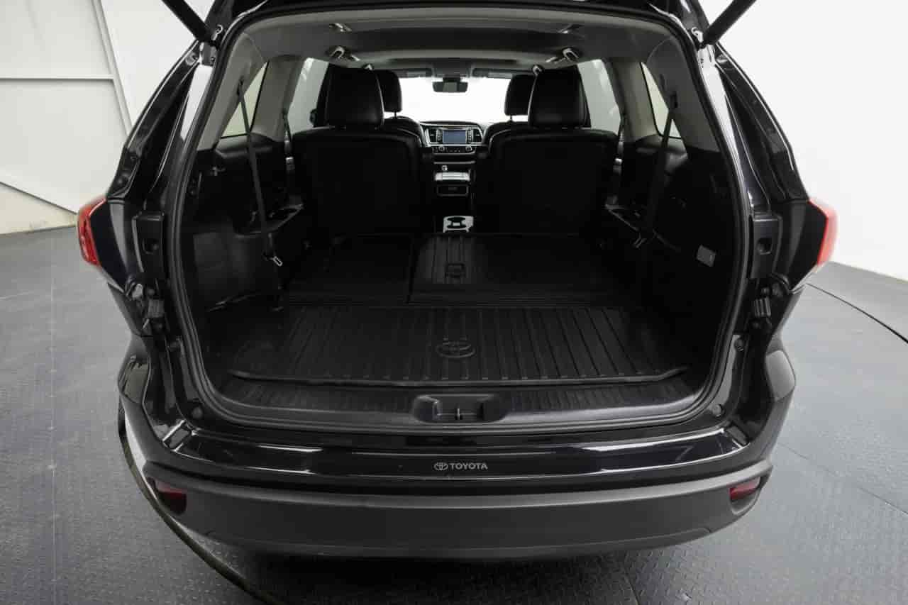 TOYOTA Highlander - 7