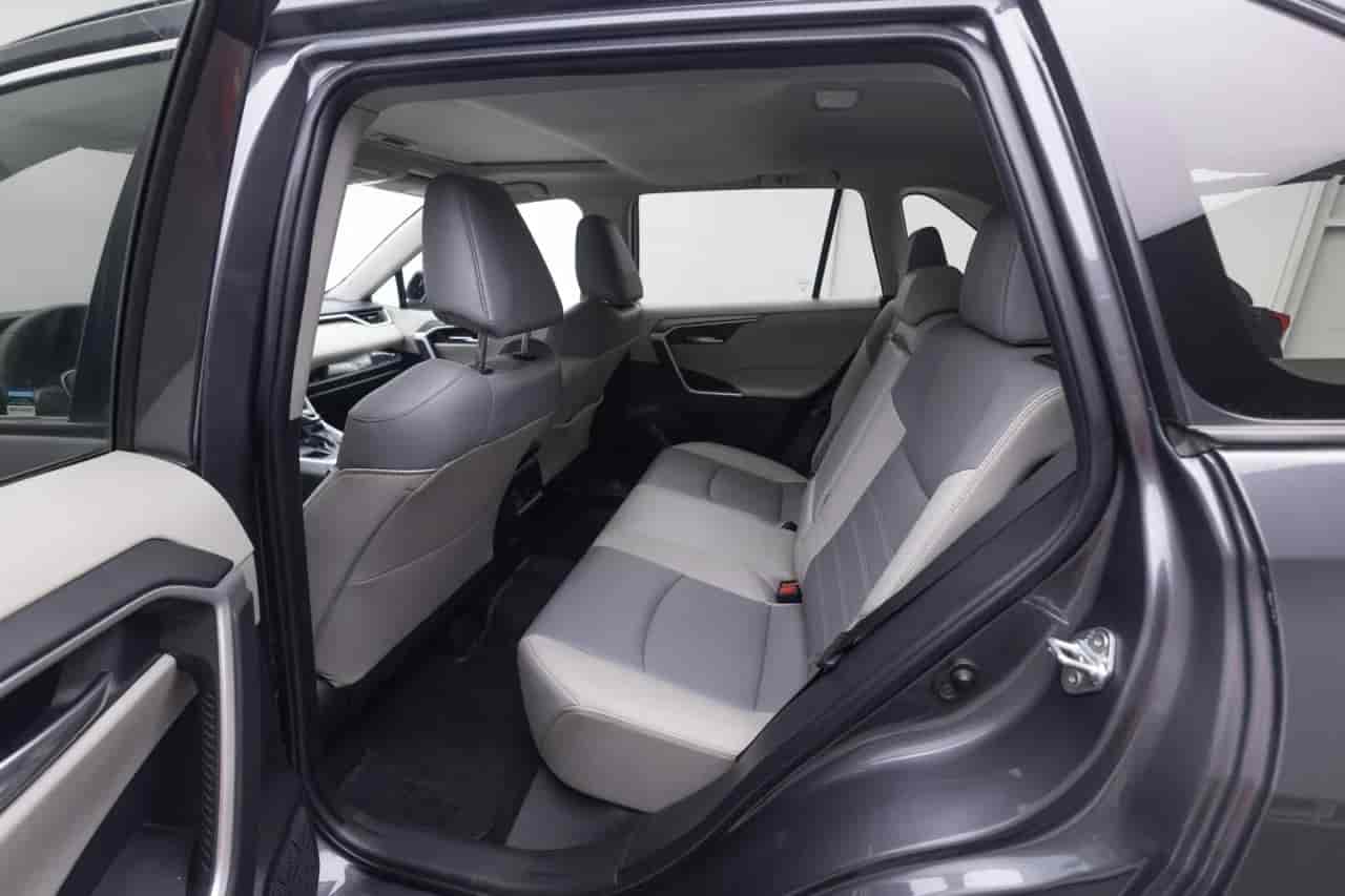 TOYOTA RAV4 - 8