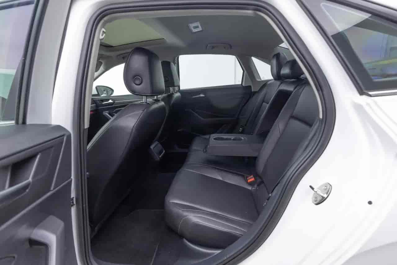 VOLKSWAGEN Jetta - 8