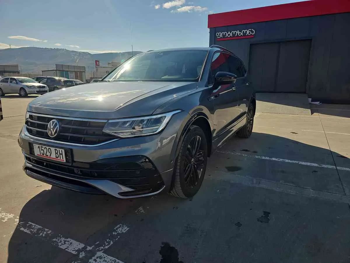 VOLKSWAGEN Tiguan - 1
