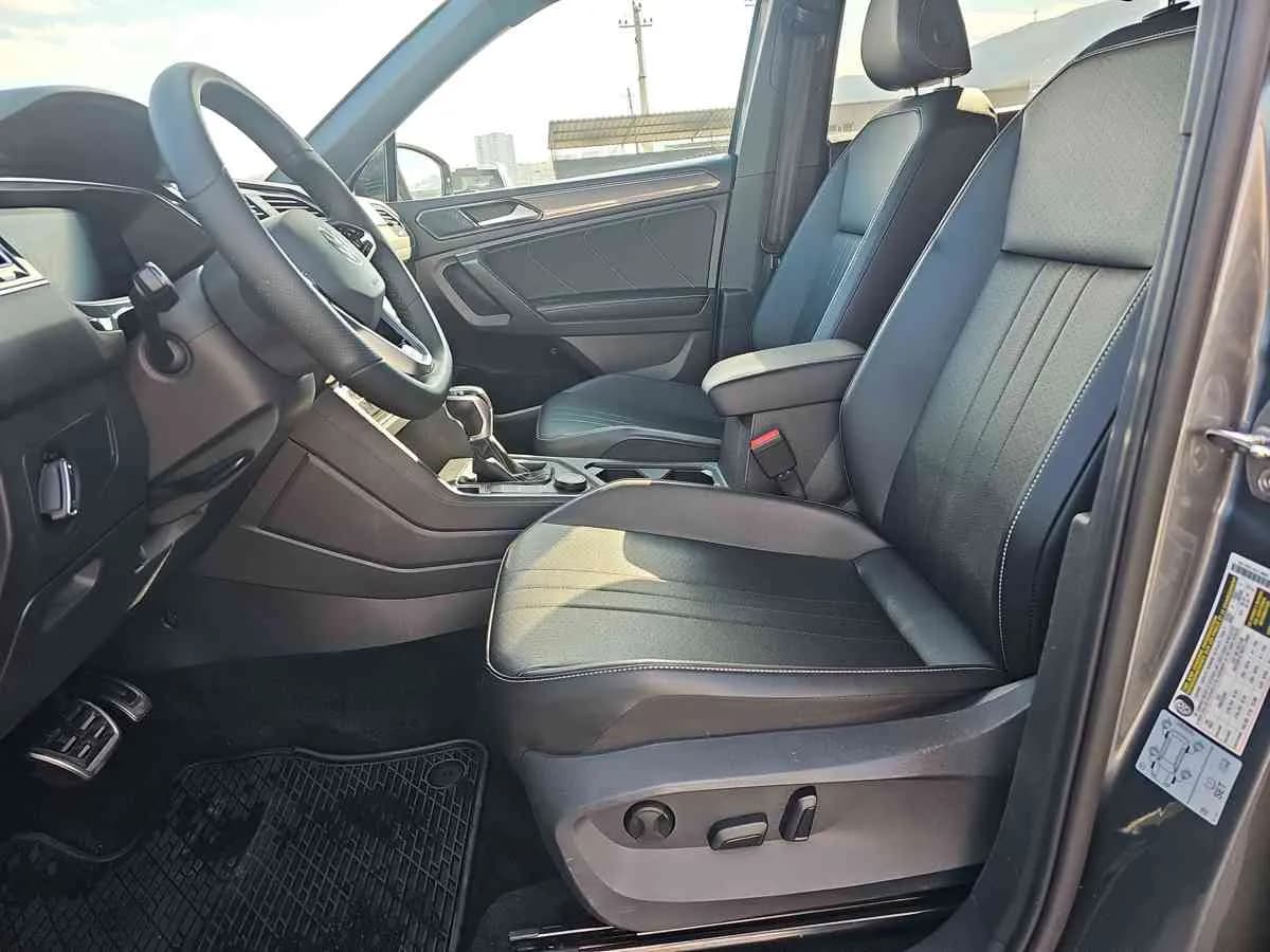 VOLKSWAGEN Tiguan - 9