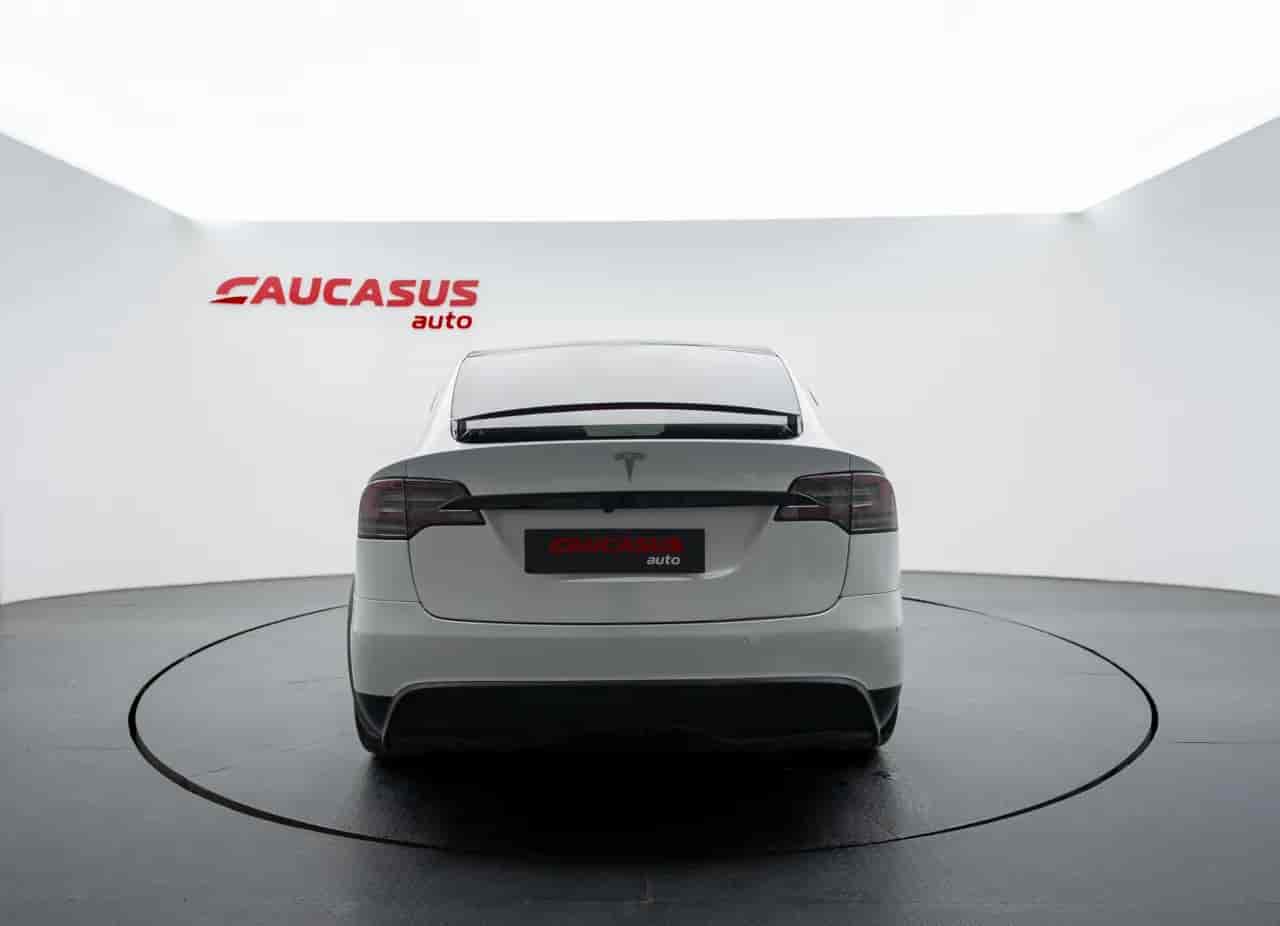 TESLA Model X - 5
