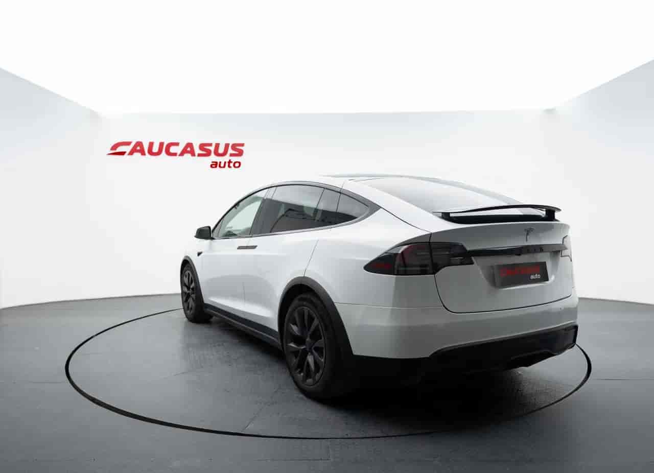 TESLA Model X - 6