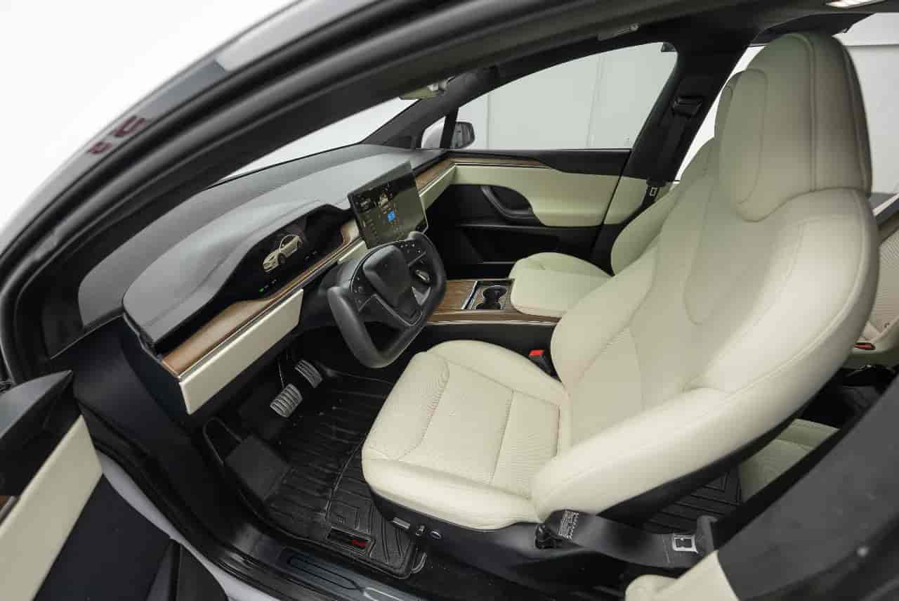 TESLA Model X - 10