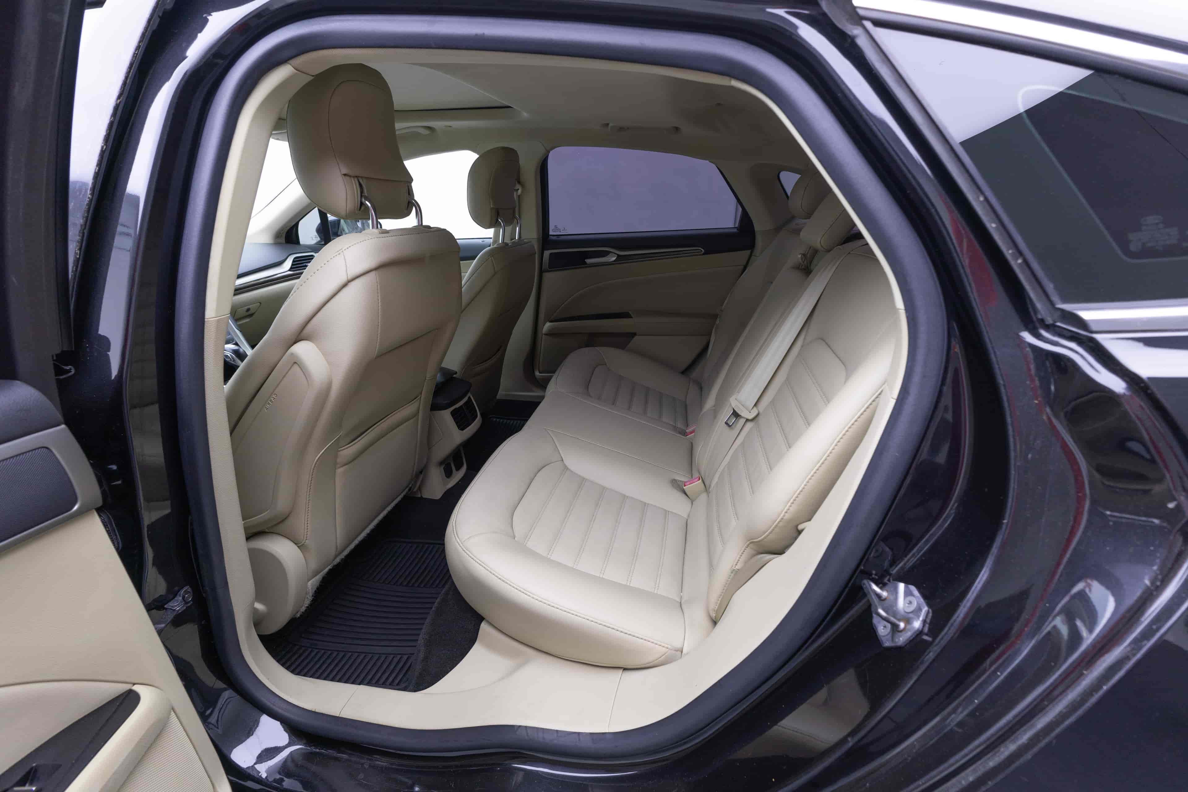 FORD Fusion - 8