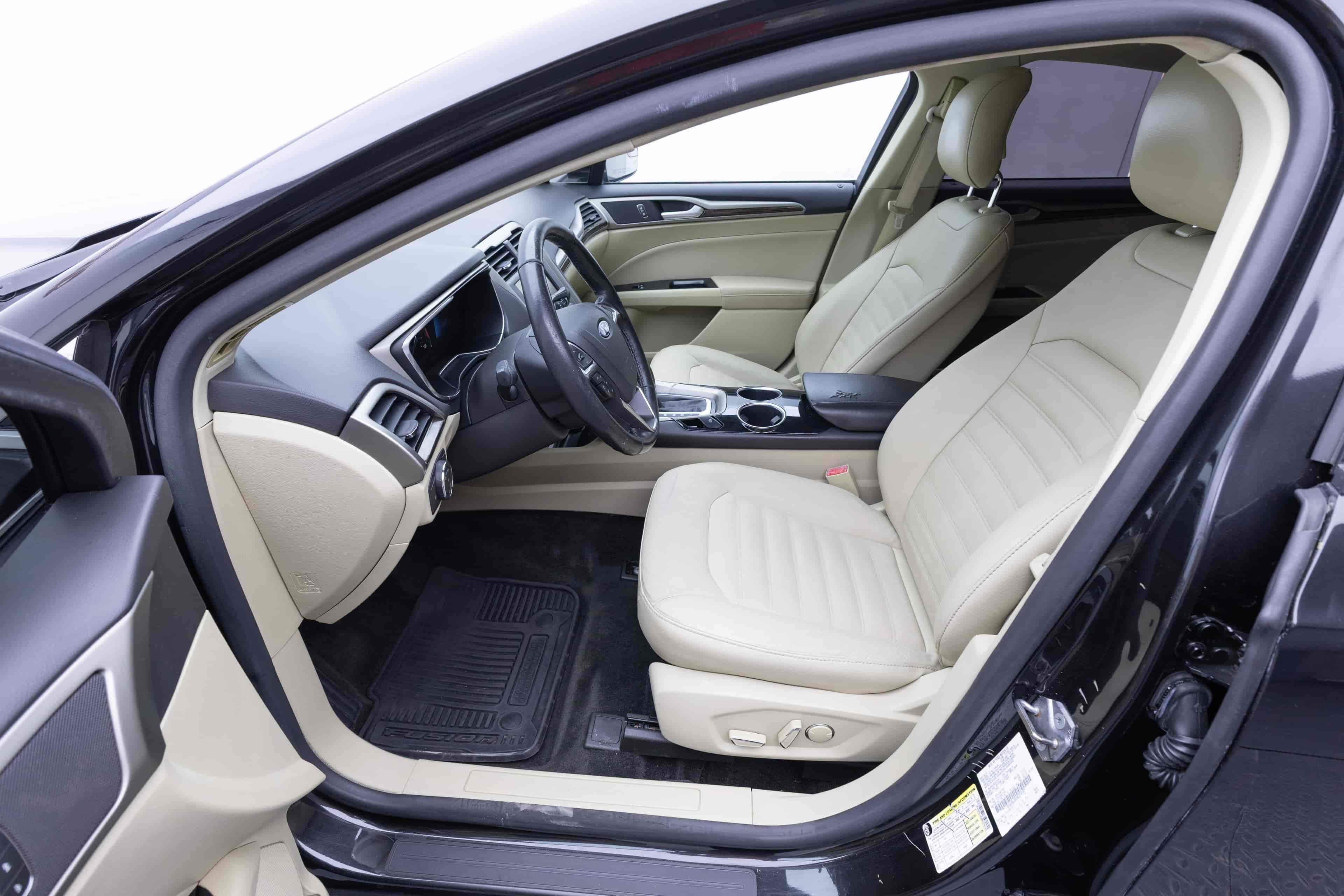 FORD Fusion - 10