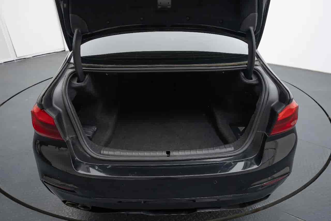 BMW 540i - 7