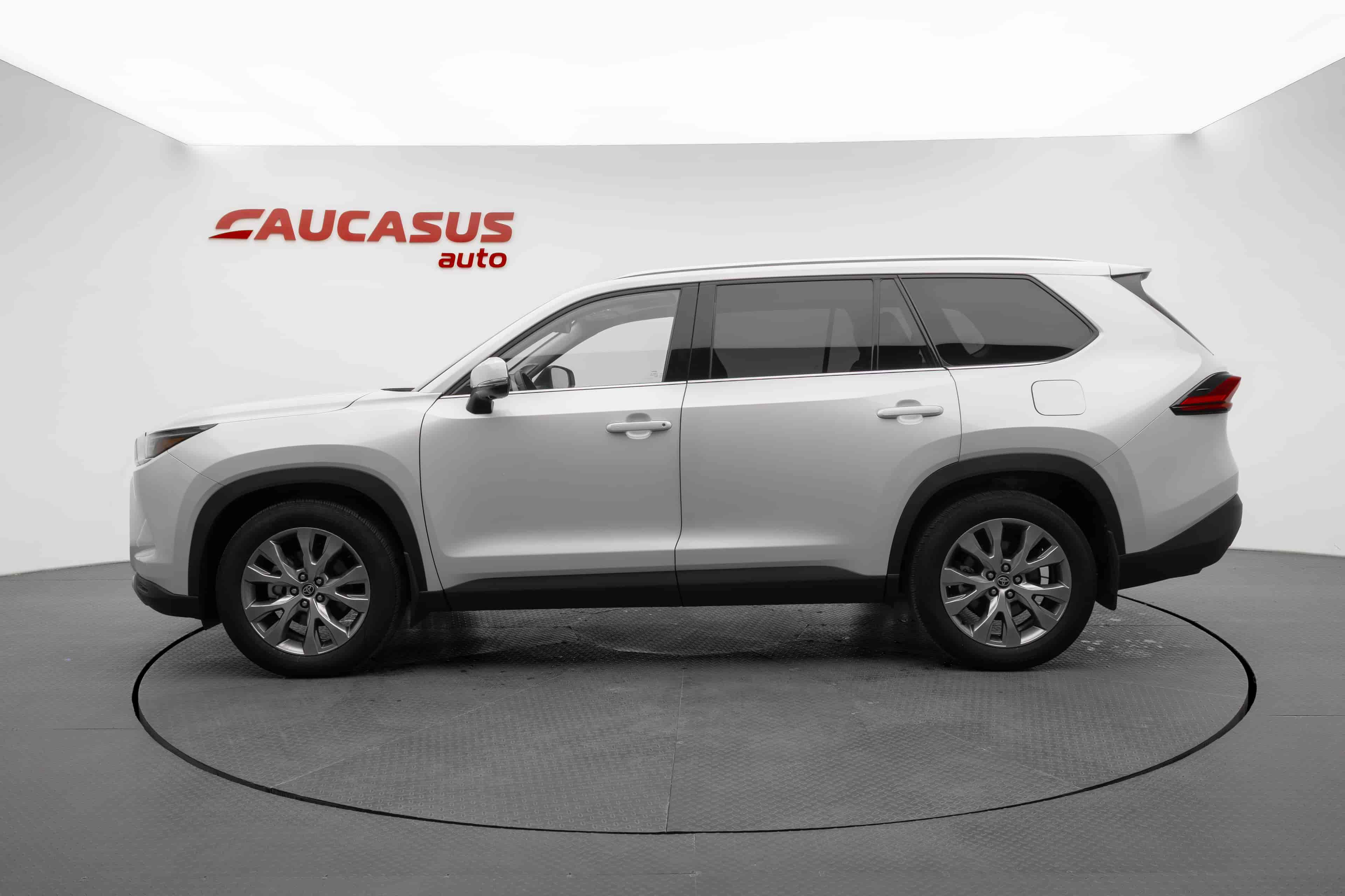 TOYOTA Grand Highlander - 4