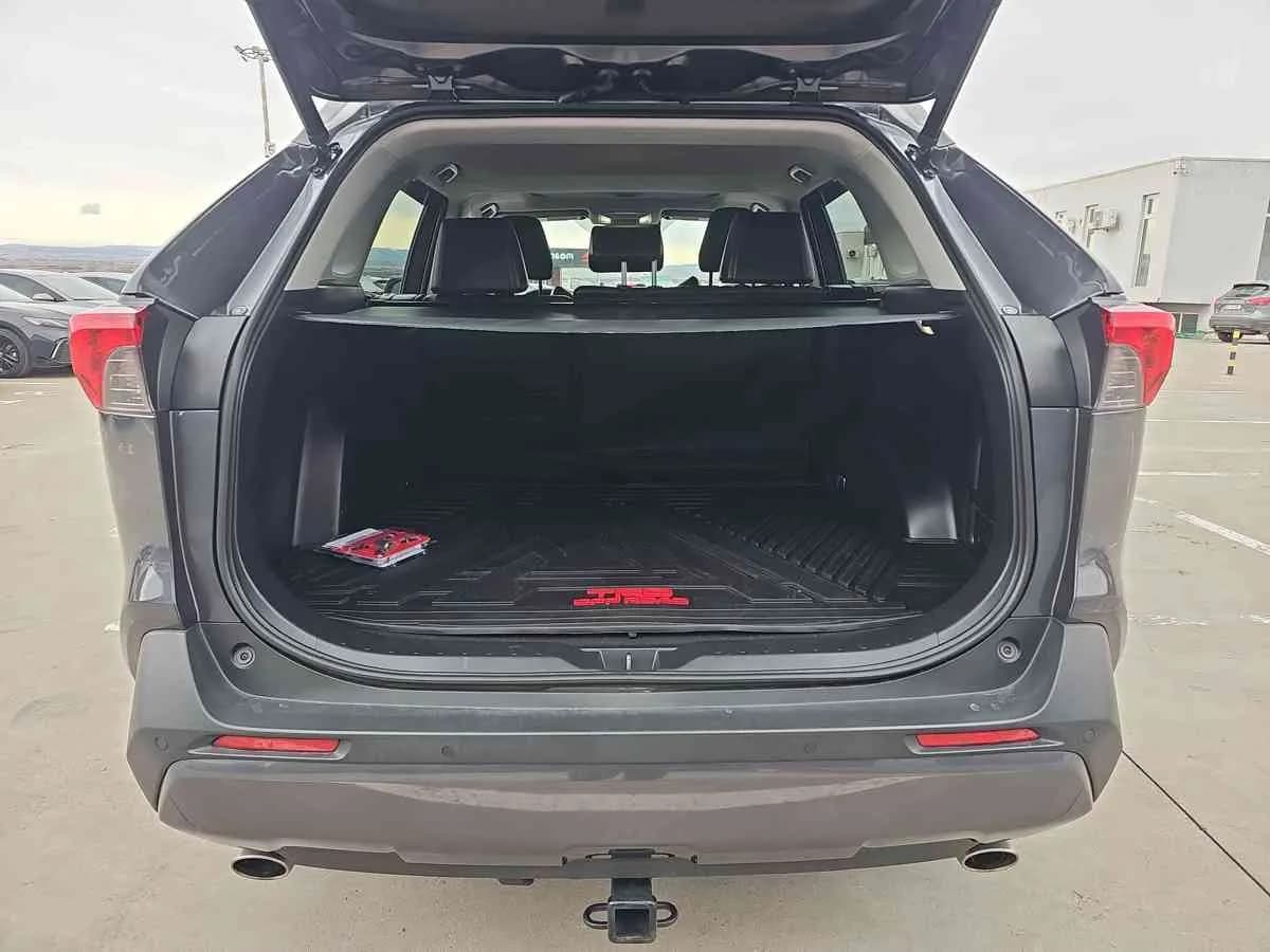 TOYOTA RAV4 - 7