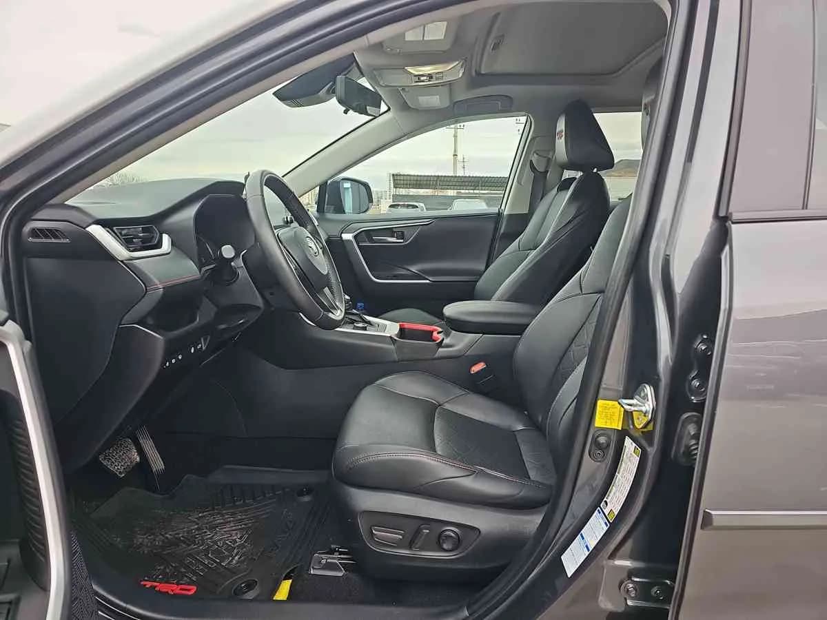 TOYOTA RAV4 - 10