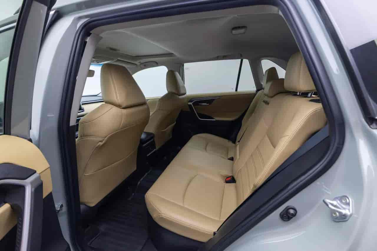 TOYOTA RAV4 - 8