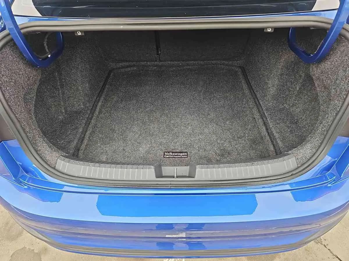 VOLKSWAGEN Jetta - 9