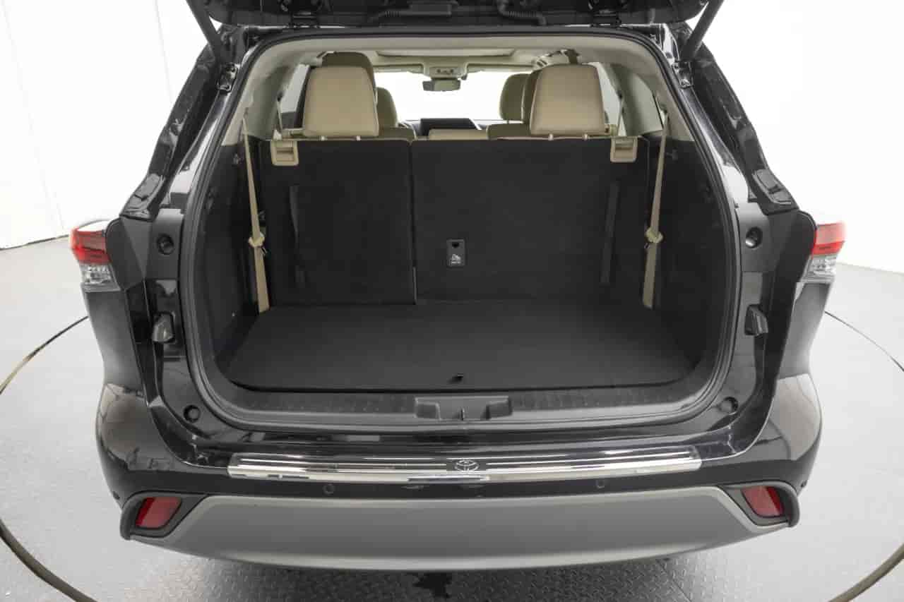 TOYOTA Highlander - 7