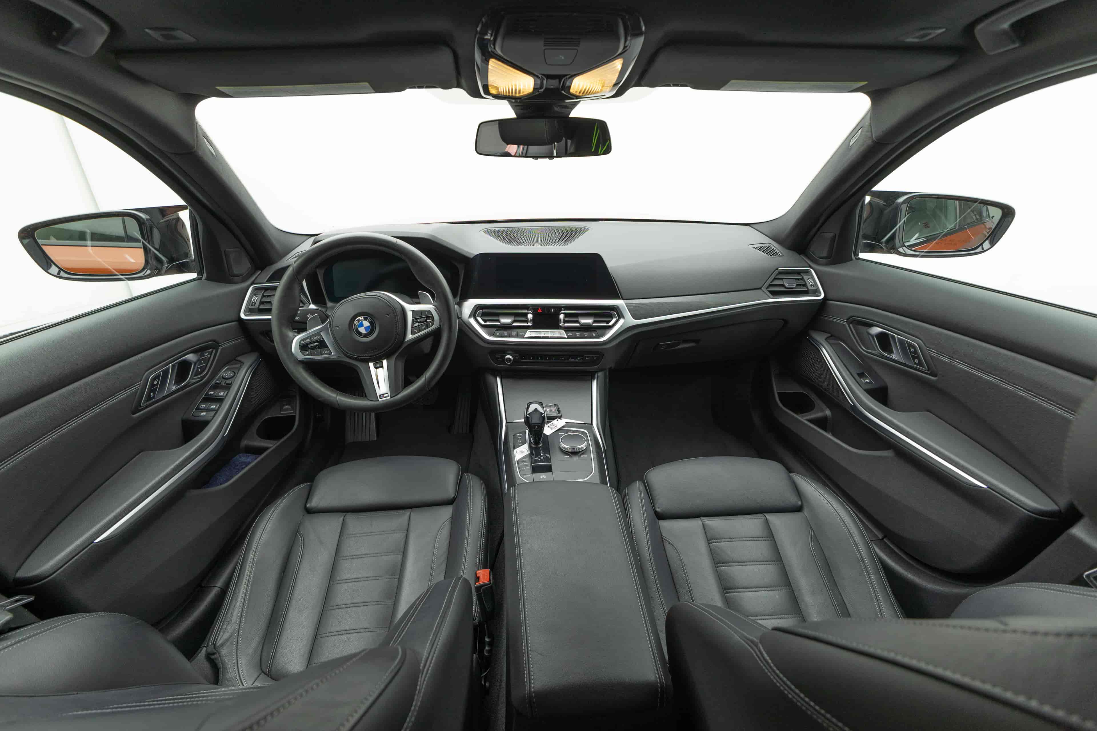 BMW 330i - 9