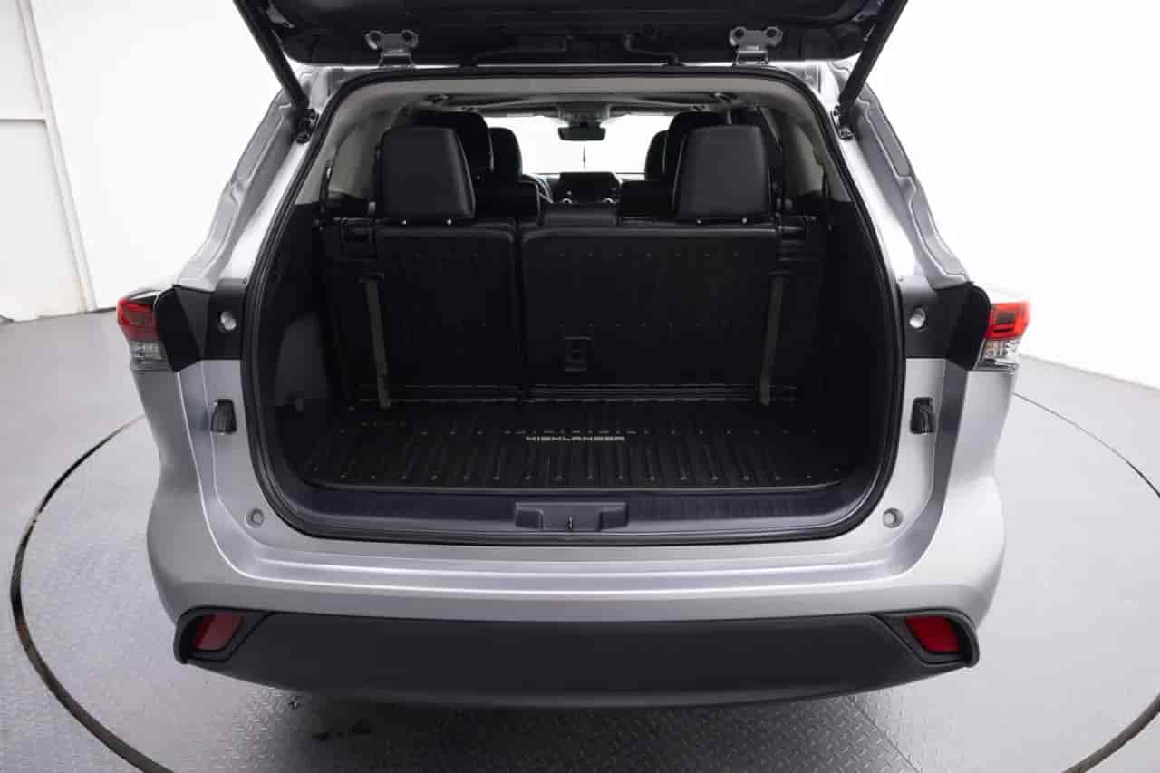 TOYOTA Highlander - 7