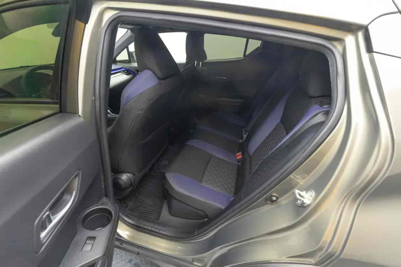 TOYOTA C-HR - 8