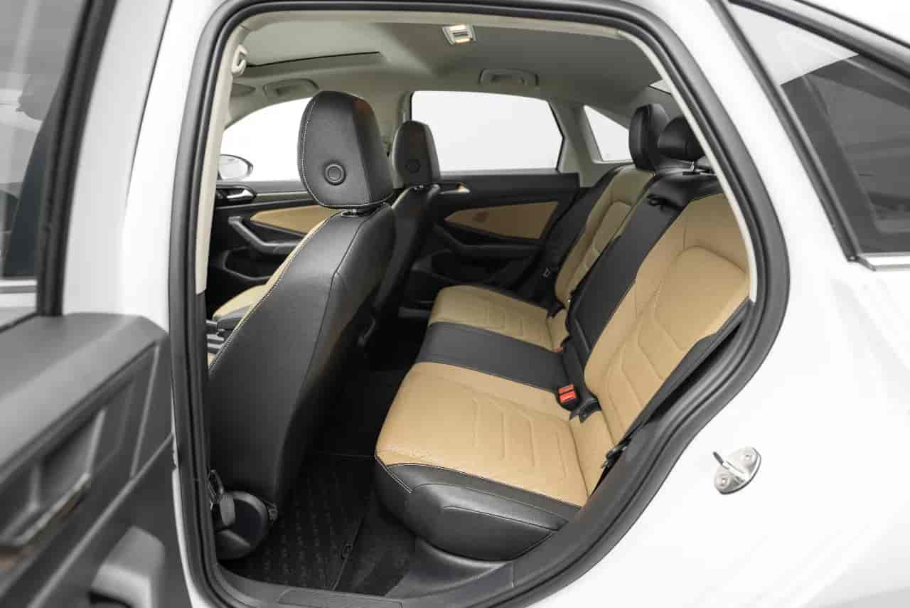 VOLKSWAGEN Jetta - 8