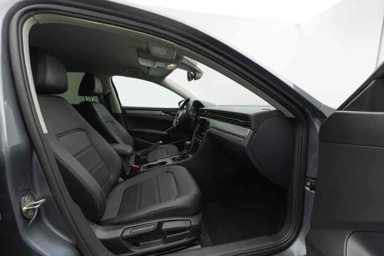 VOLKSWAGEN Passat - 9
