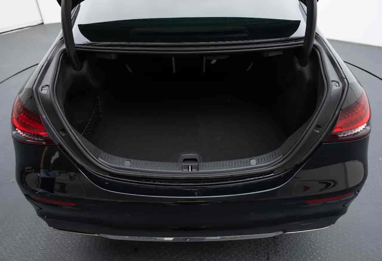 MERCEDES-BENZ E-Class - 7