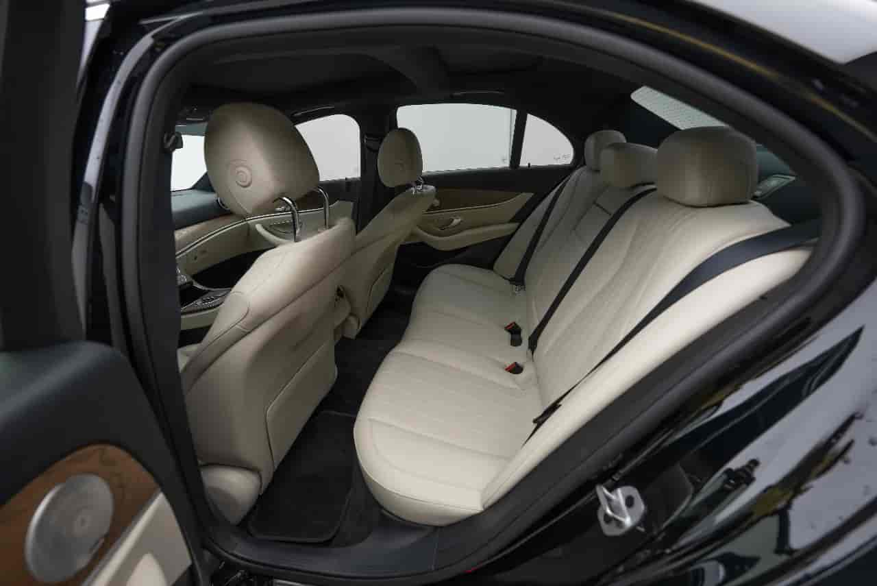 MERCEDES-BENZ E-Class - 8