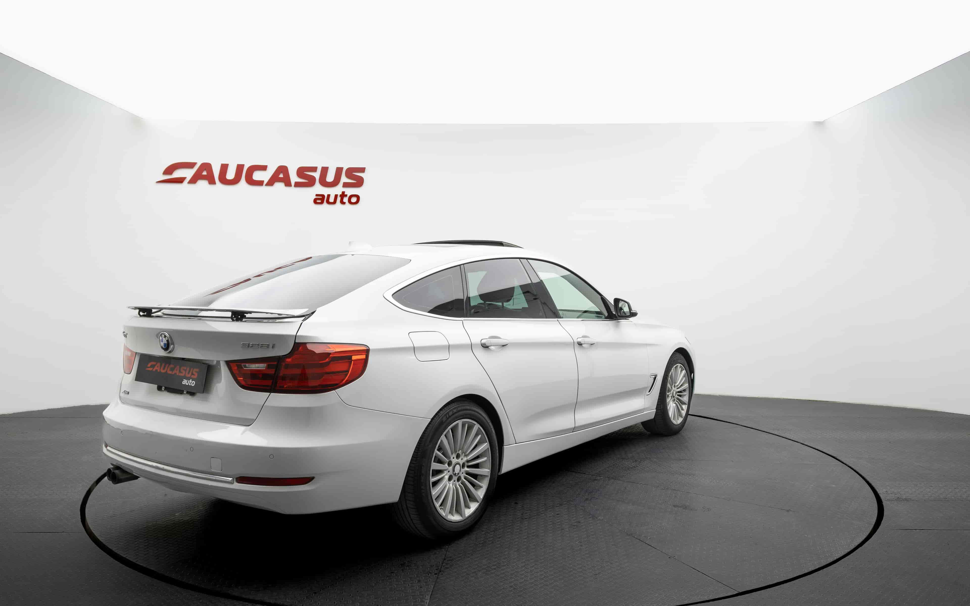 BMW 328i - 4
