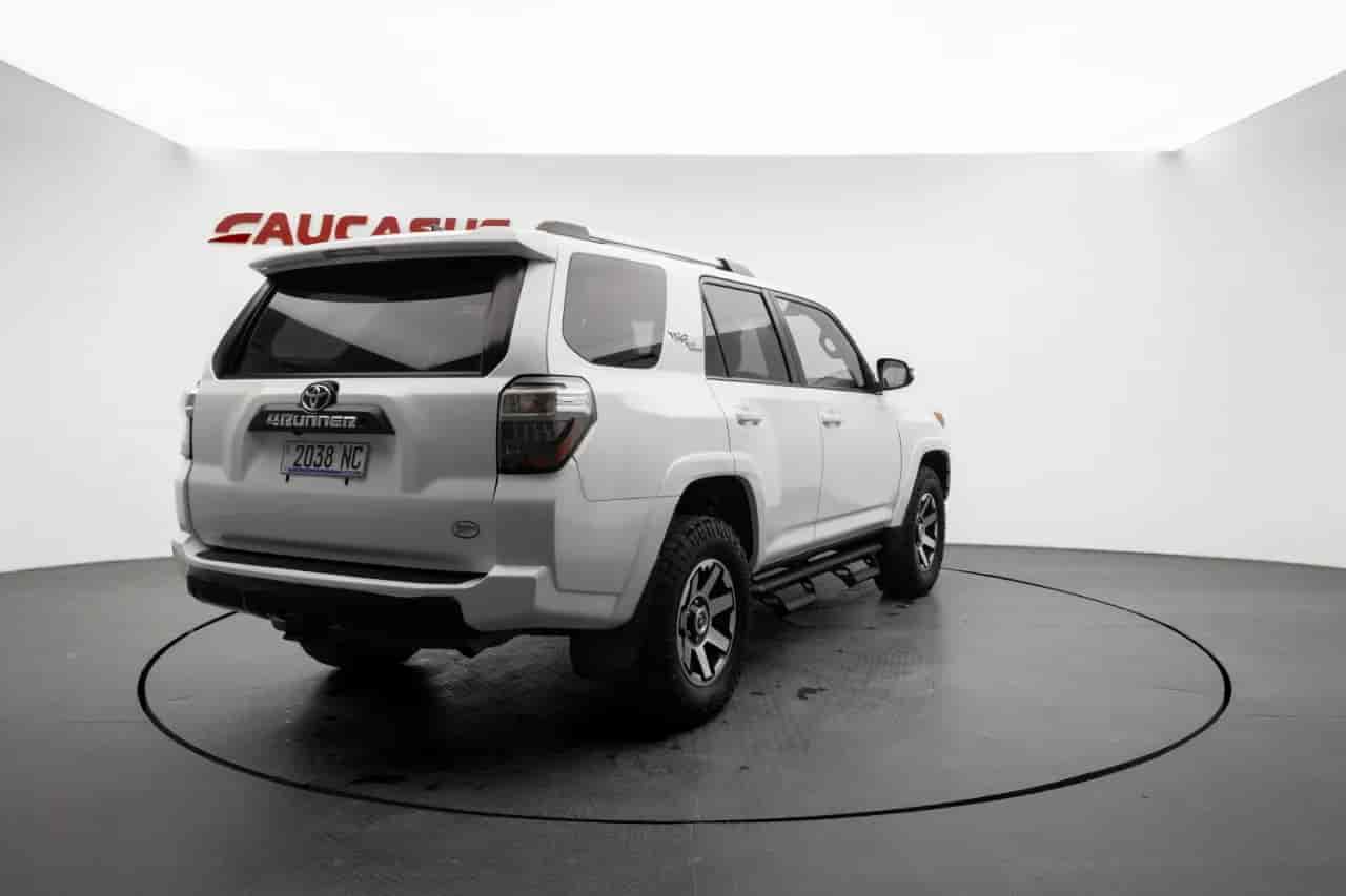 TOYOTA 4-Runner - 4