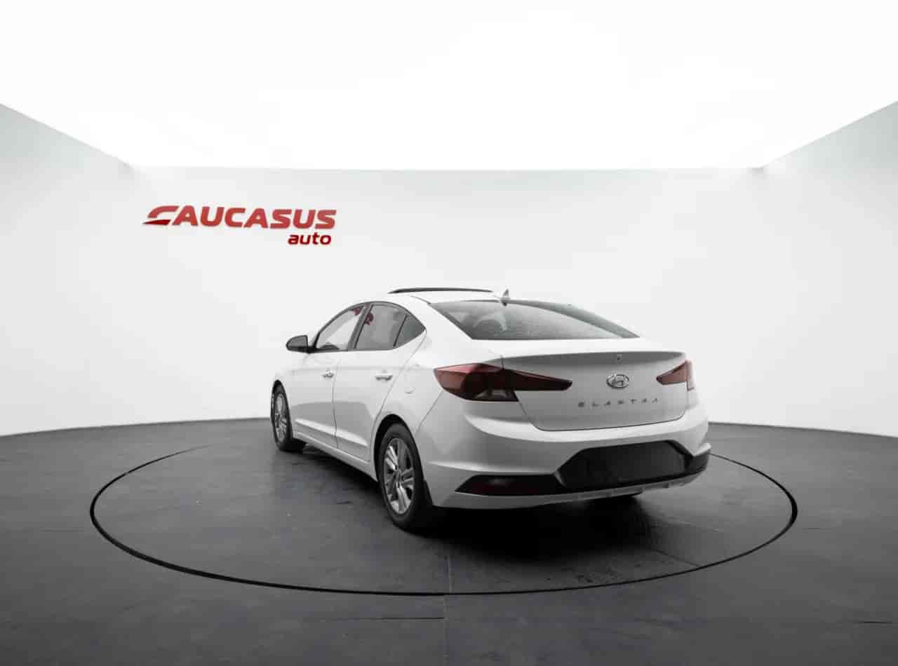 HYUNDAI Elantra - 6