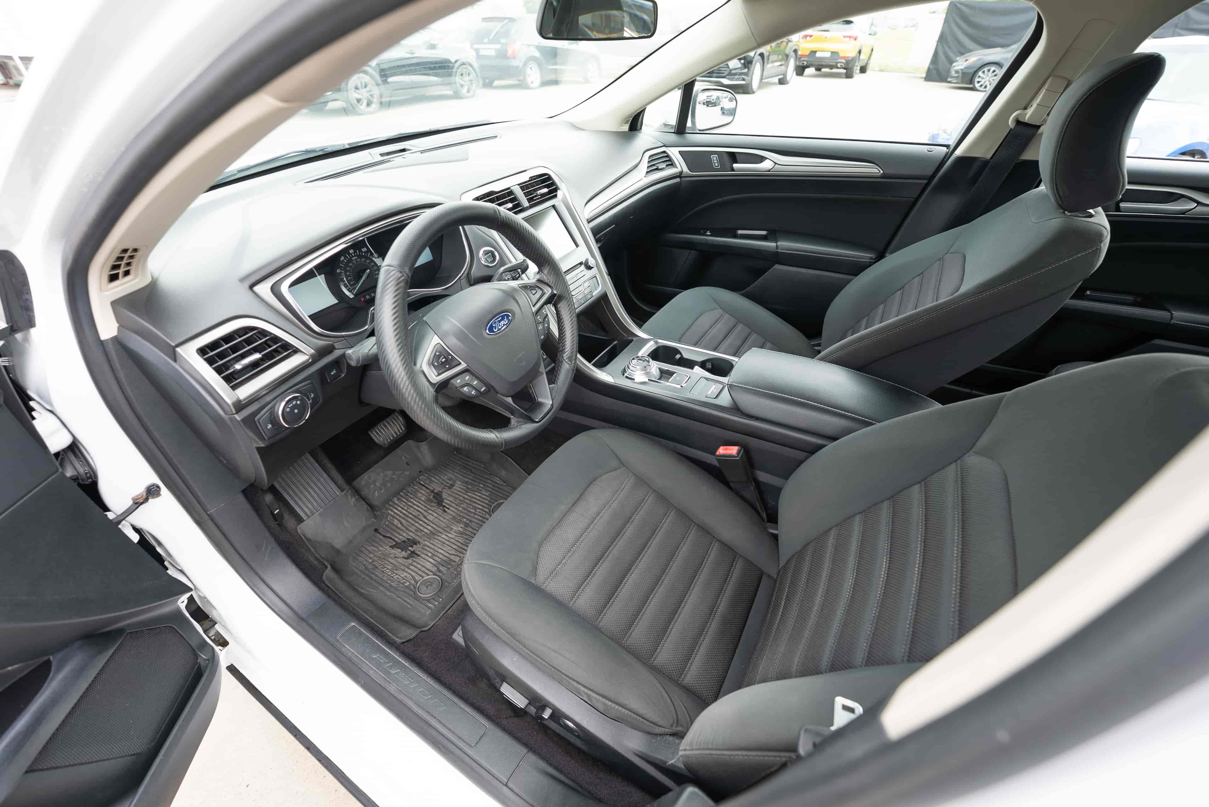 FORD Fusion - 10