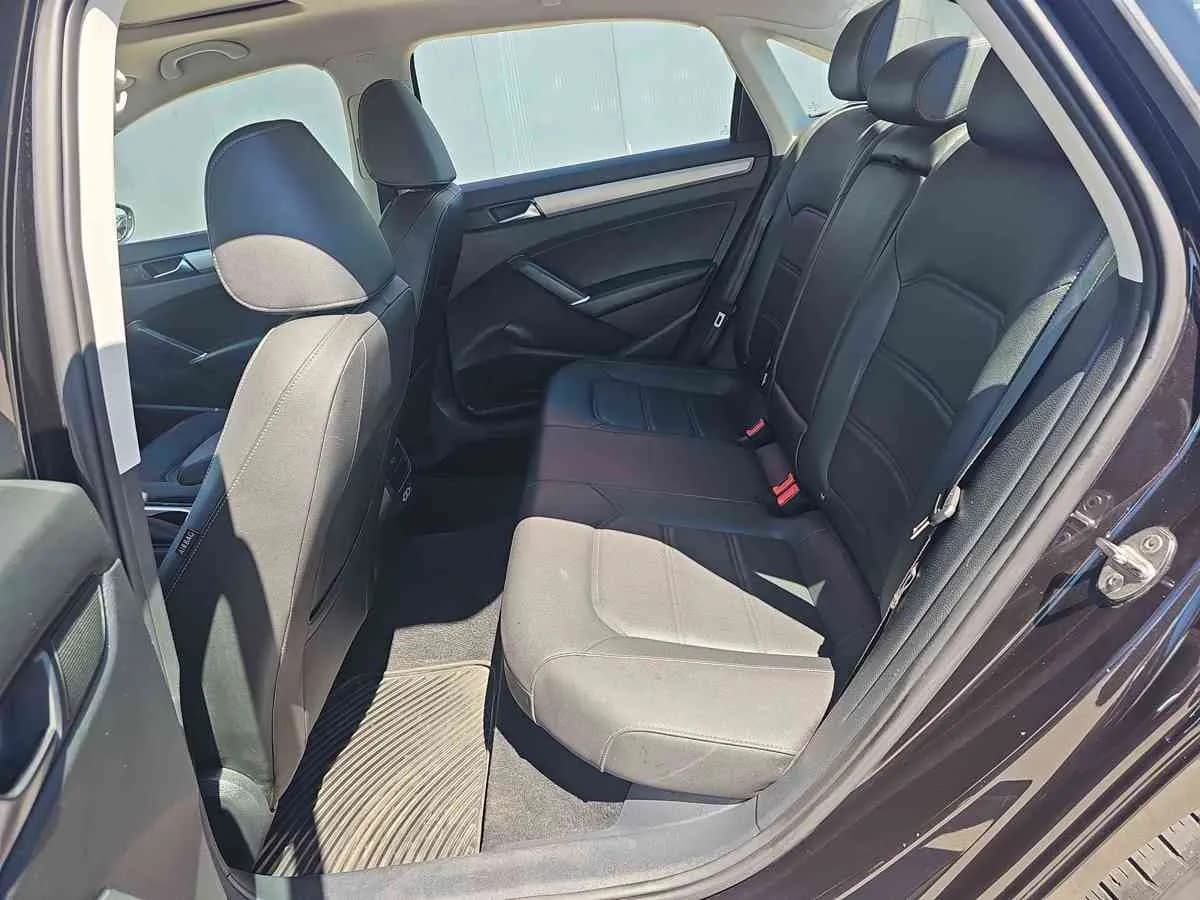 VOLKSWAGEN Passat - 7