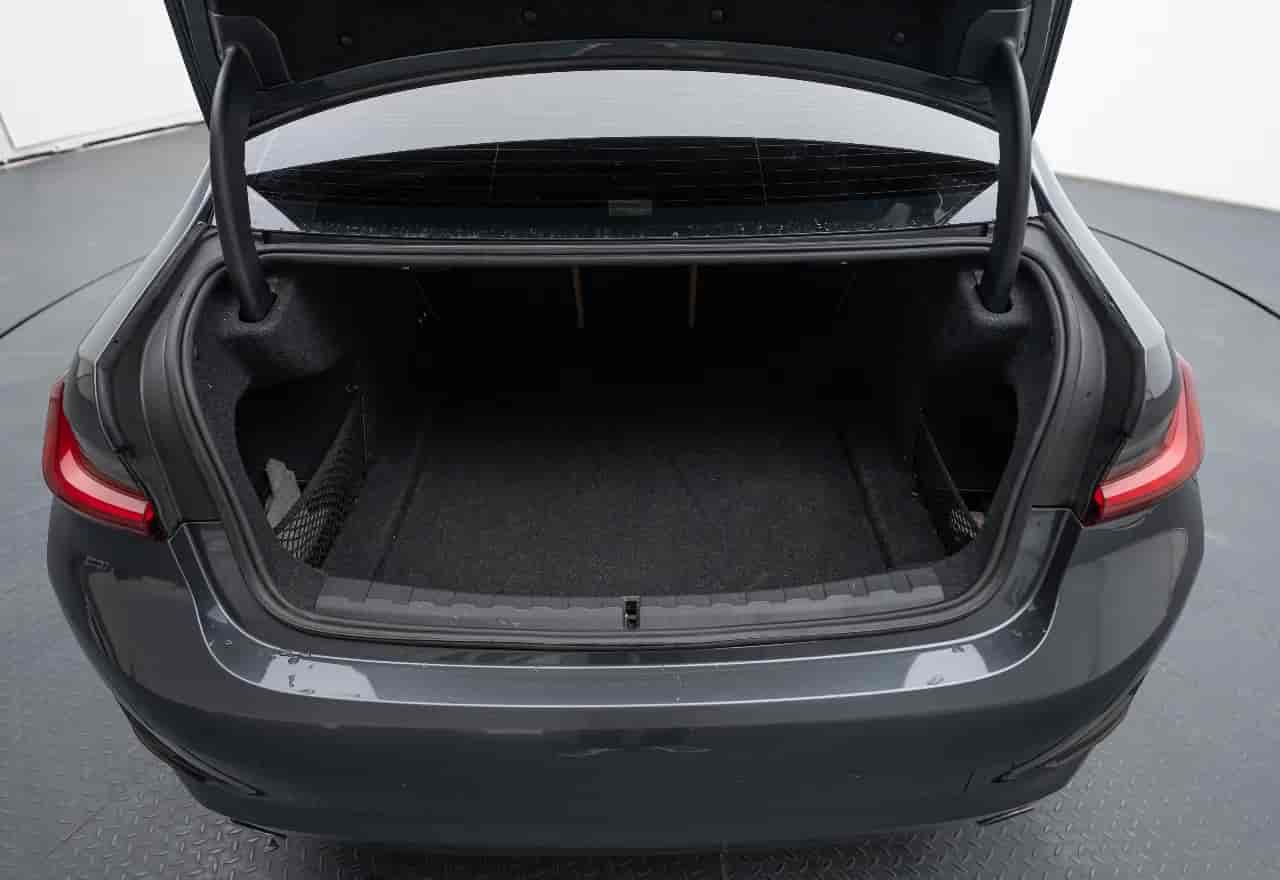 BMW 330i - 7