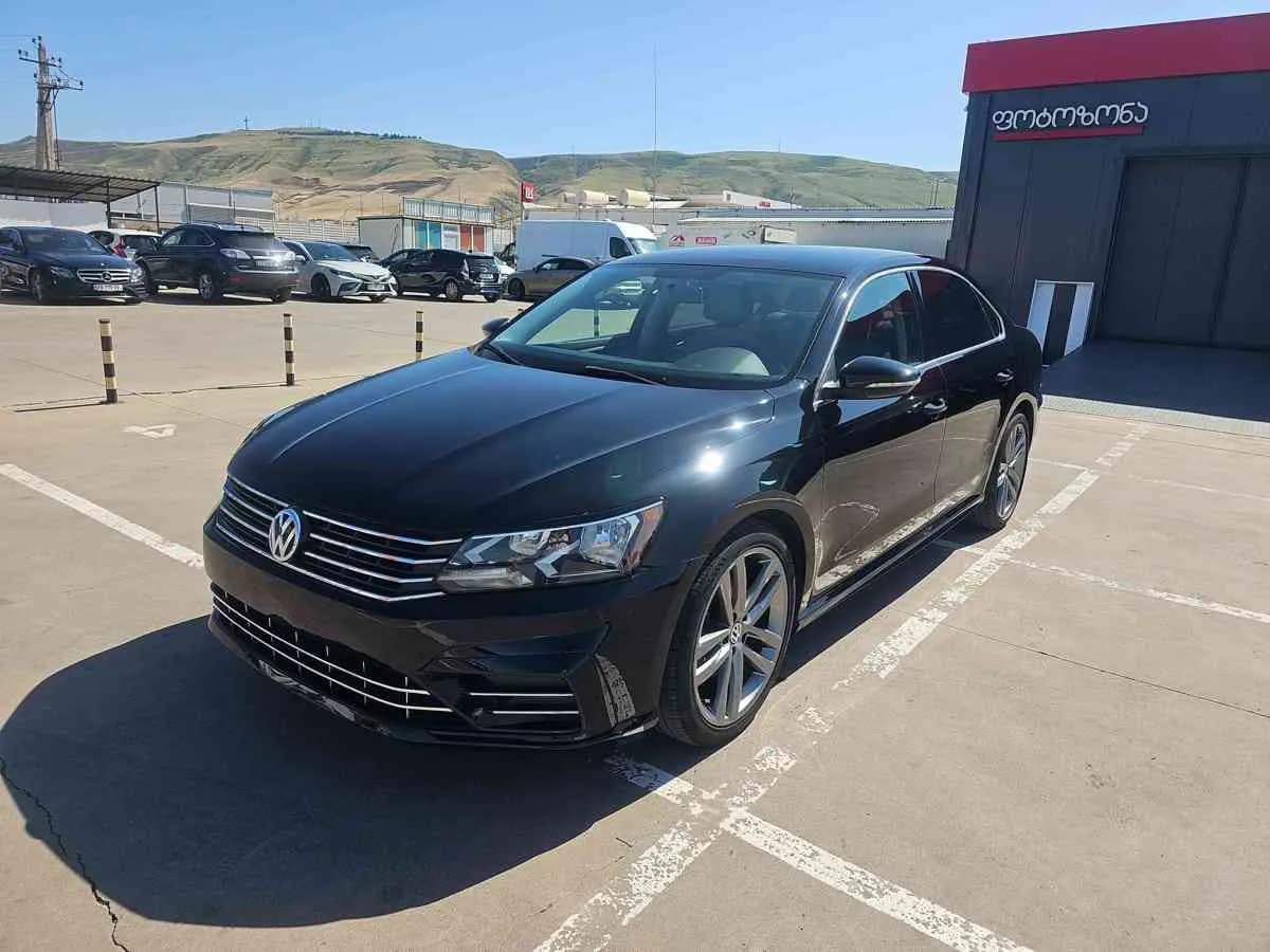 VOLKSWAGEN Passat - 1