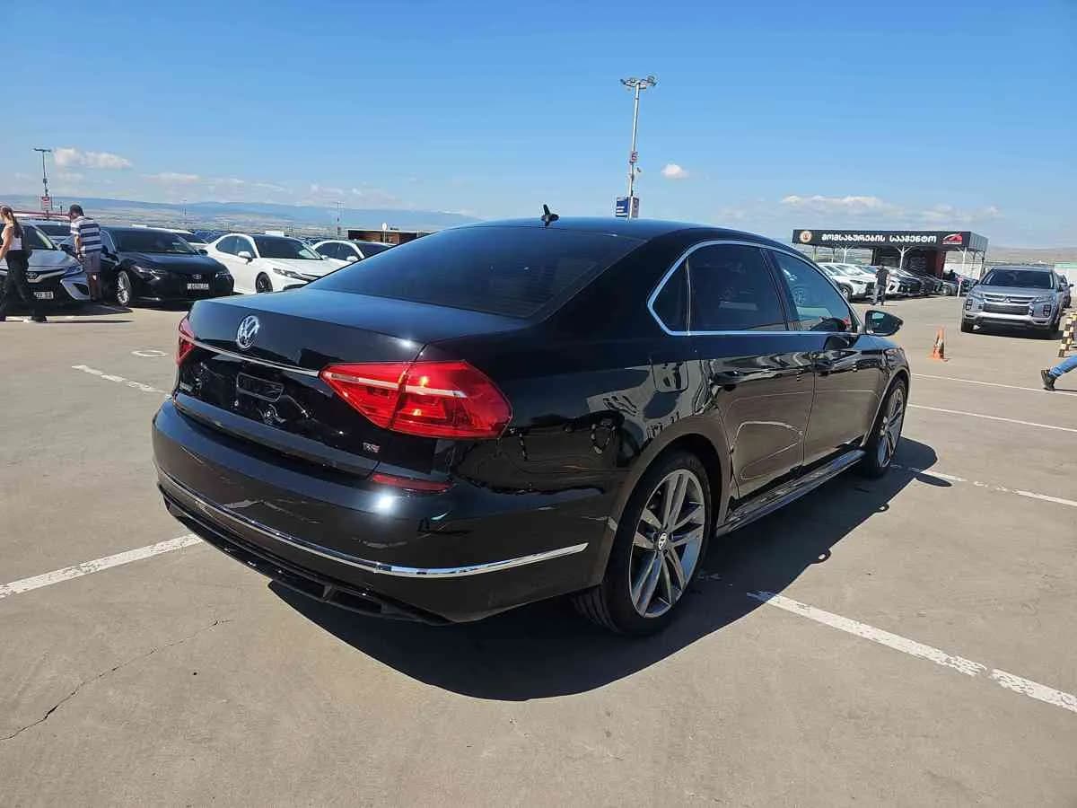 VOLKSWAGEN Passat - 4