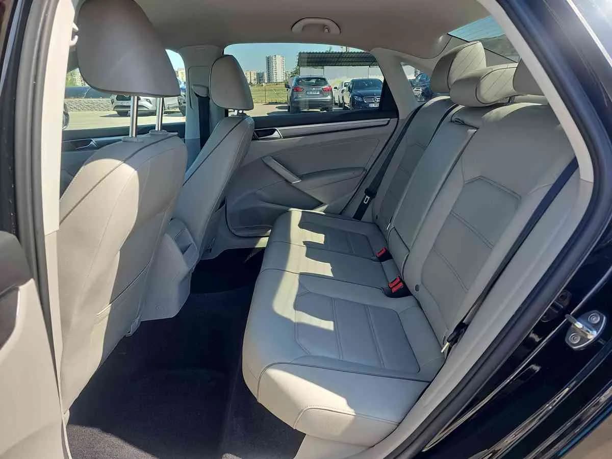 VOLKSWAGEN Passat - 7