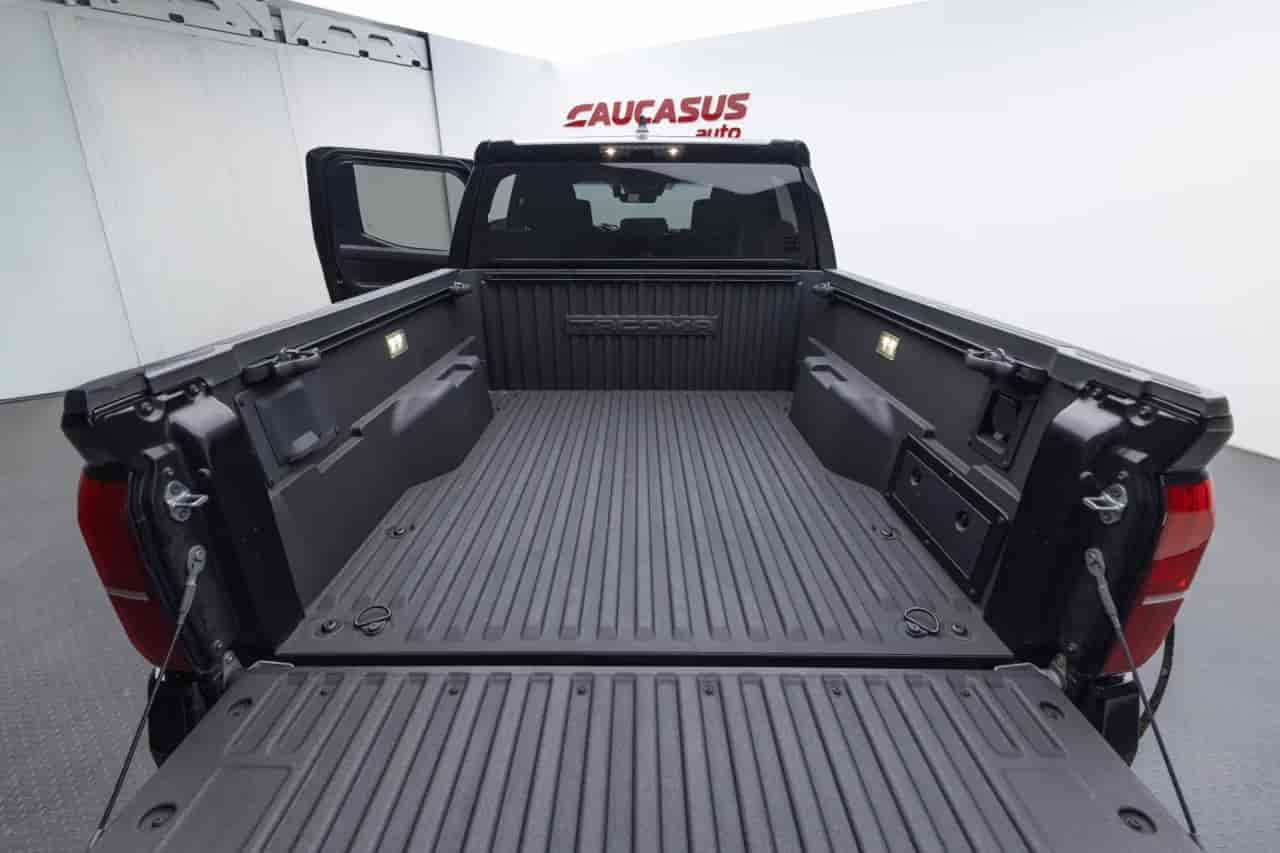 TOYOTA Tacoma - 7