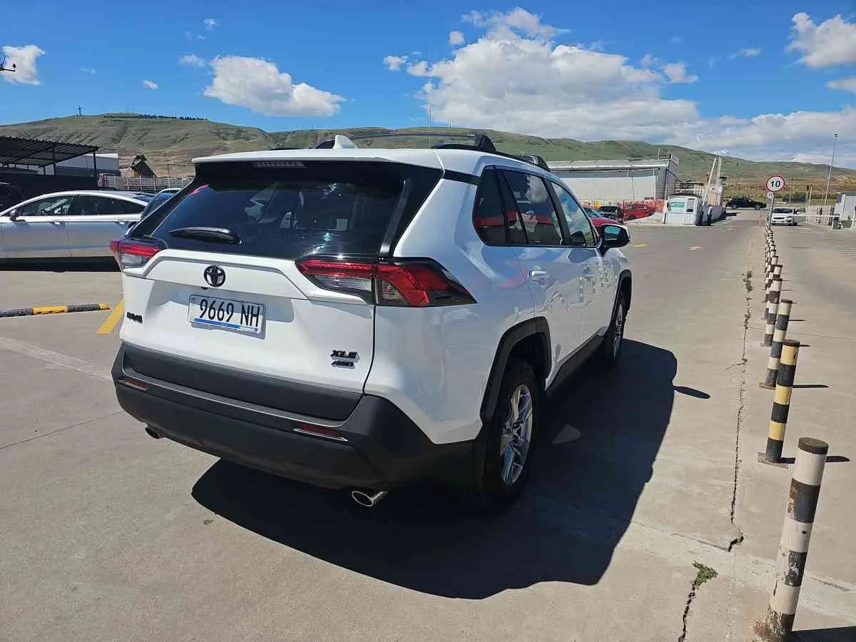 TOYOTA RAV4 - 4
