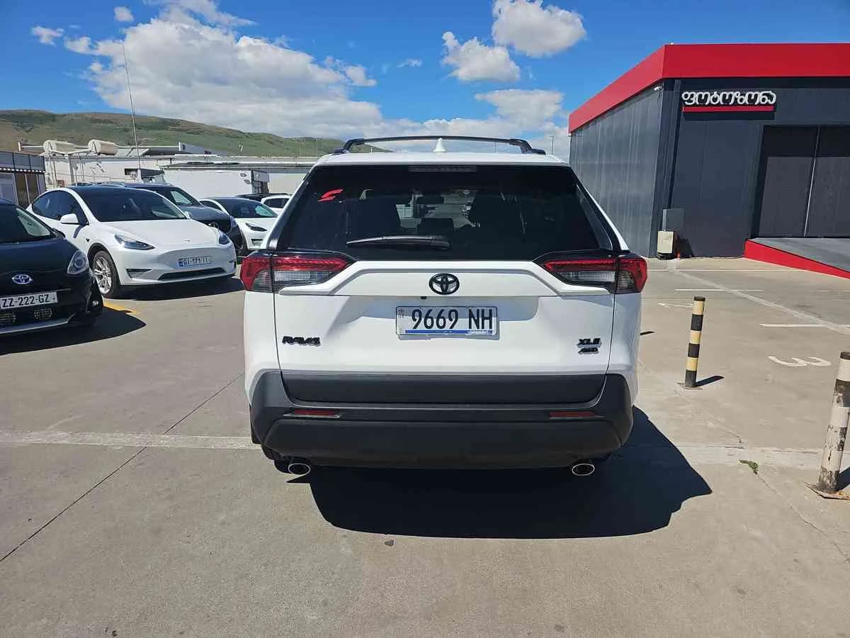 TOYOTA RAV4 - 5