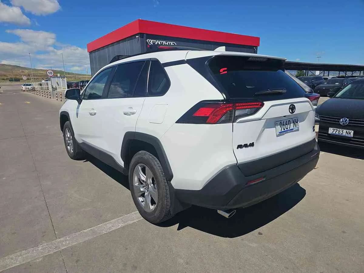 TOYOTA RAV4 - 6