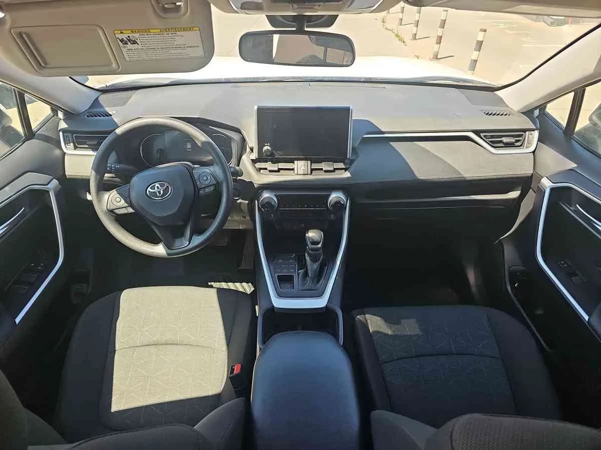 TOYOTA RAV4 - 8