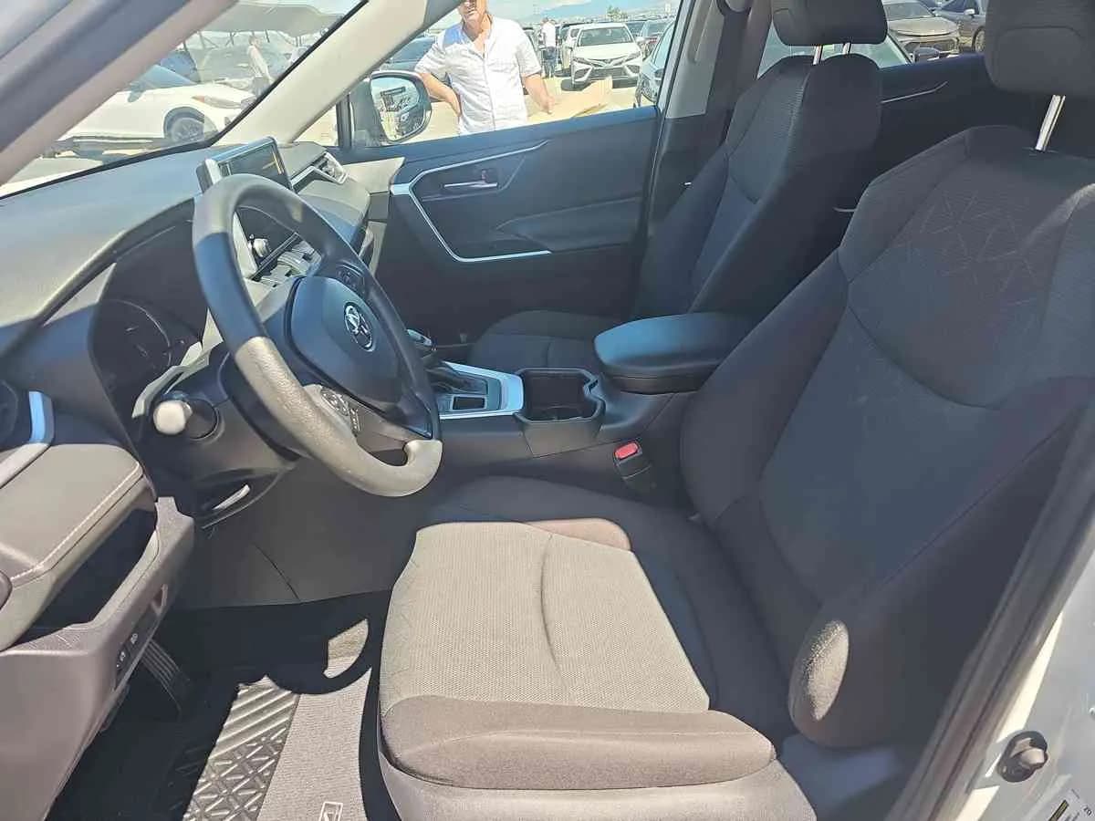 TOYOTA RAV4 - 9
