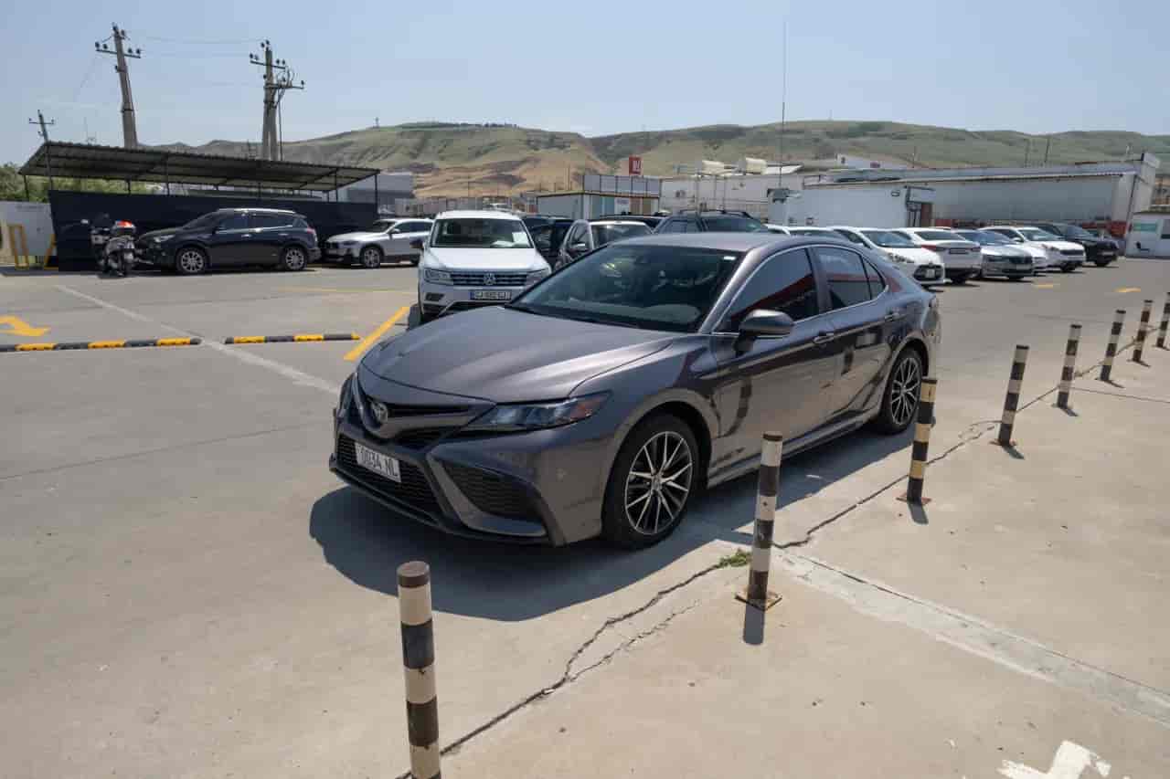 TOYOTA Camry - 1