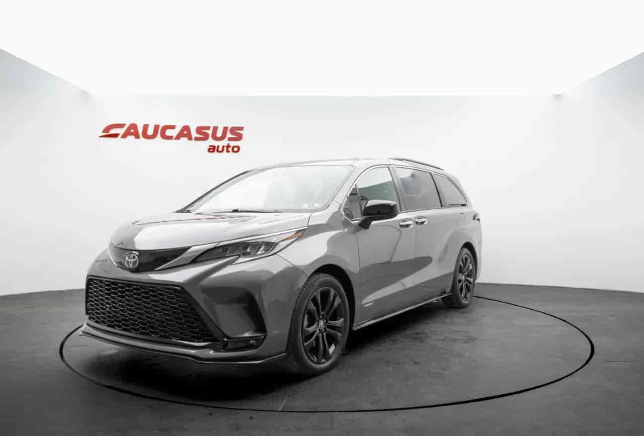 TOYOTA Sienna - 1
