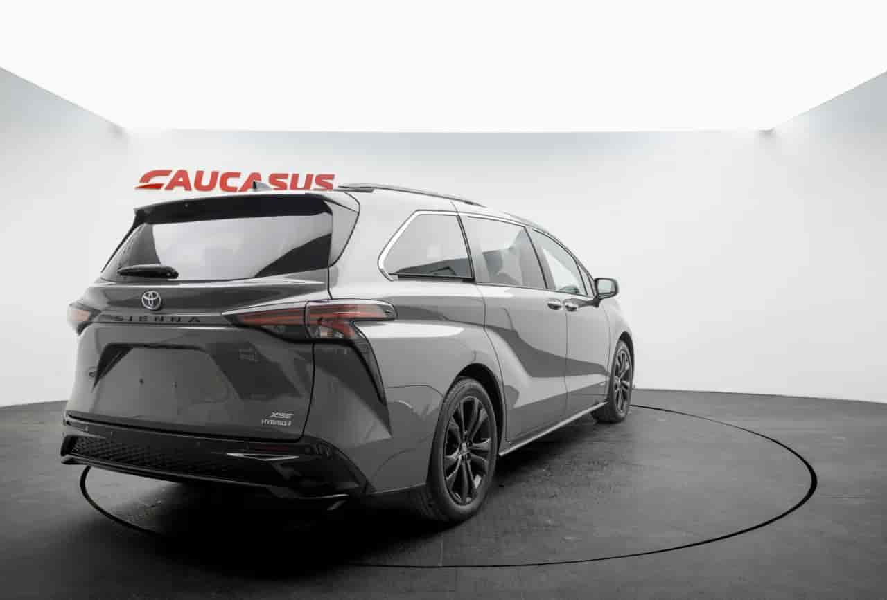 TOYOTA Sienna - 8