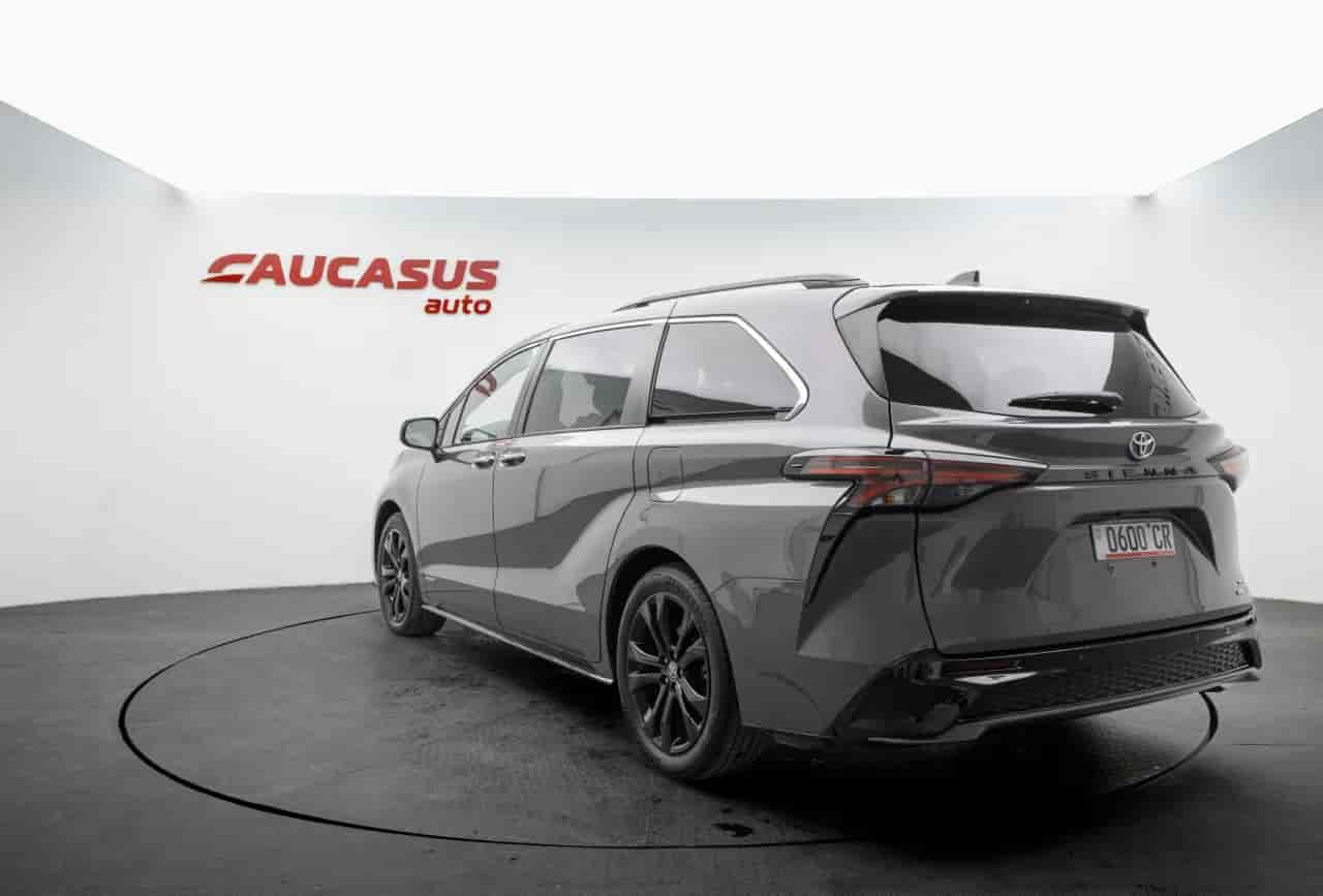 TOYOTA Sienna - 10