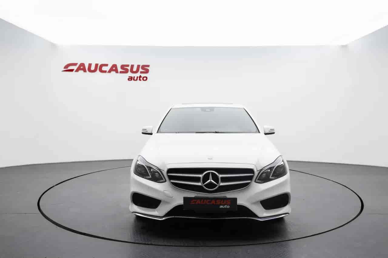 MERCEDES-BENZ E-Class - 2