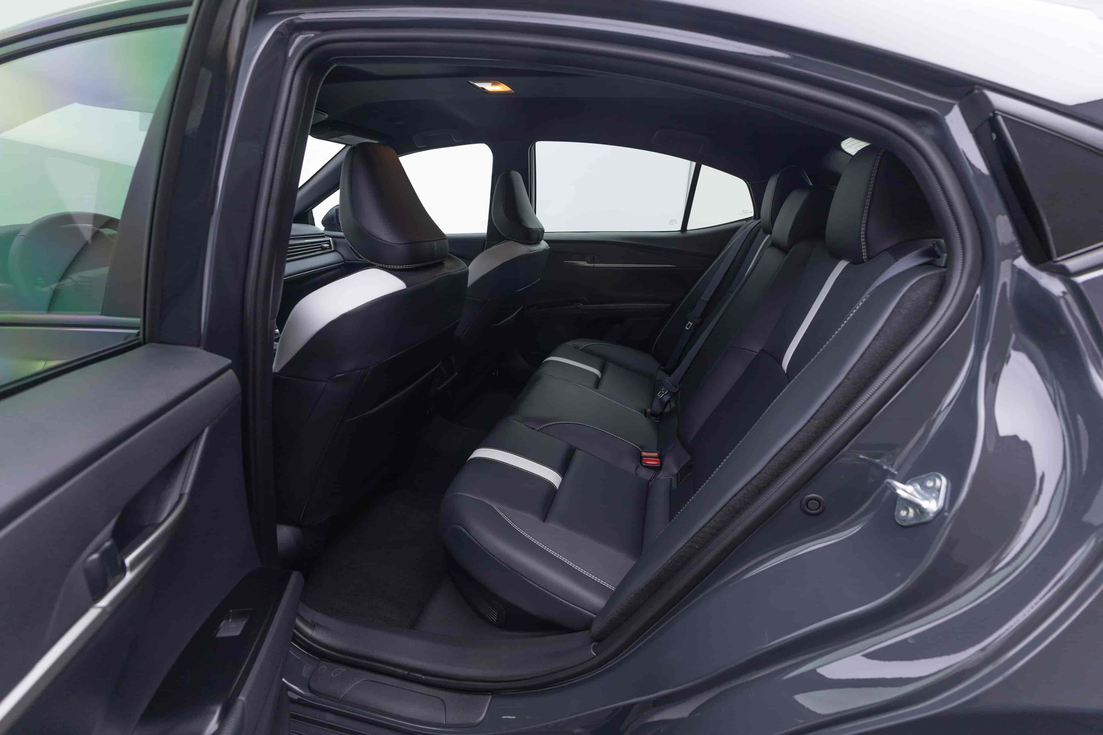 TOYOTA Camry - 8